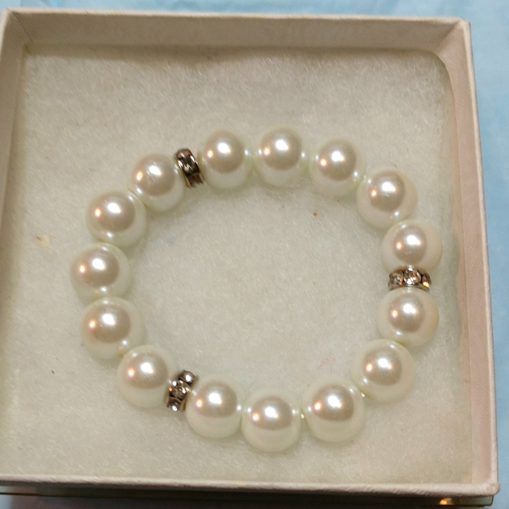 NWT Bracelet White Stimulated Pearls with Sterling Silver & Rhinestones